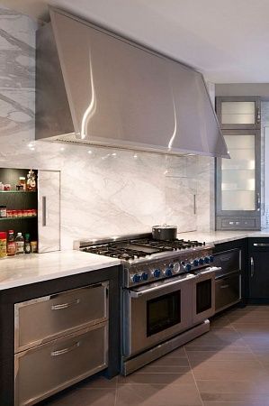 Фартук для кухни из натурального камня - пример выполнения