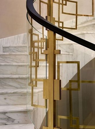 Облицовка лестниц натуральным камнем в Москве - пример выполнения