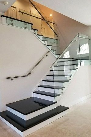 Облицовка лестниц керамогранитом в Москве - пример выполнения