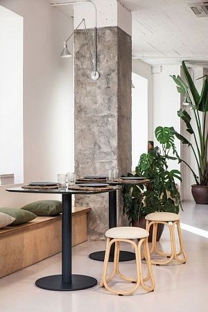 Колонны из камня в Москве, отделка колонн - пример выполнения