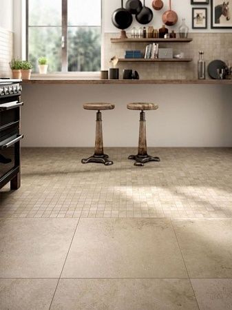 Укладка керамогранита на пол в Москве - пример выполнения