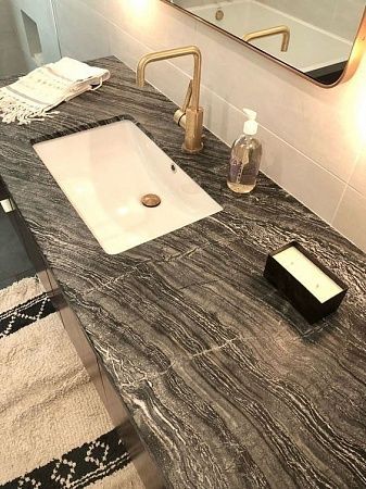 Столешница в ванную из натурального камня - пример выполнения