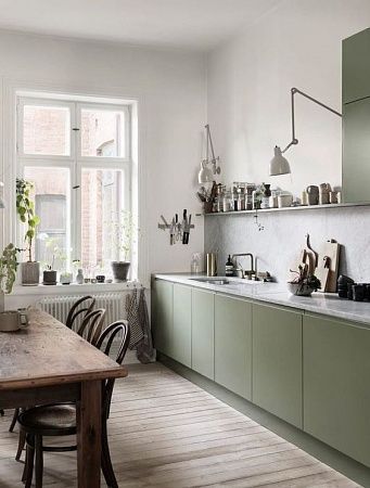 Облицовка фартука кухни керамогранитом - пример выполнения