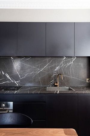 Фартук для кухни из натурального камня - пример выполнения