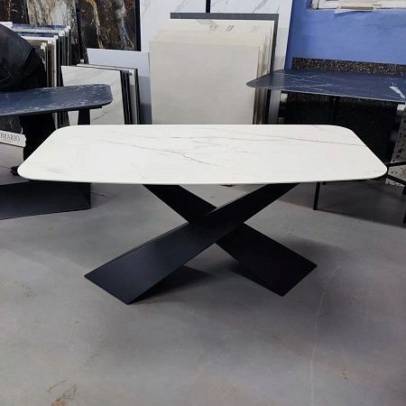 Столы из натурального камня - пример выполнения