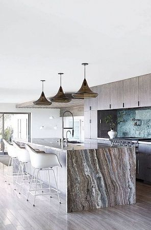 Кухонный остров из натурального камня - пример выполнения