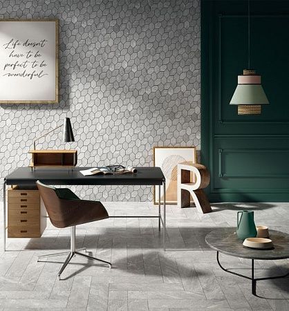 Отделка стен керамогранитом в Москве - пример выполнения