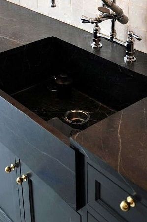 Кухонные столешницы из натурального камня - пример выполнения