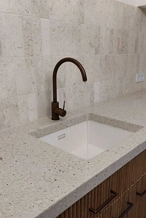 Изготовление столешниц из искусственного камня в Москве - пример выполнения