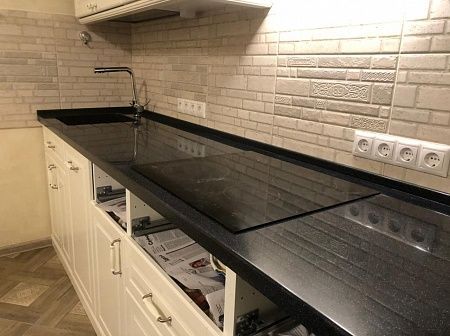 Кухонные столешницы из натурального камня - пример выполнения