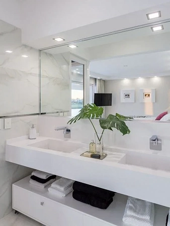 Раковины с щелевым сливом из искусственного камня - пример выполнения