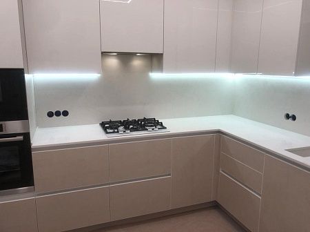 Кухонные столешницы из натурального камня - пример выполнения