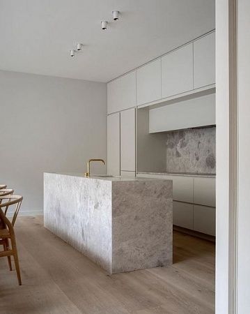 Кухонный остров из керамогранита в Москве - пример выполнения