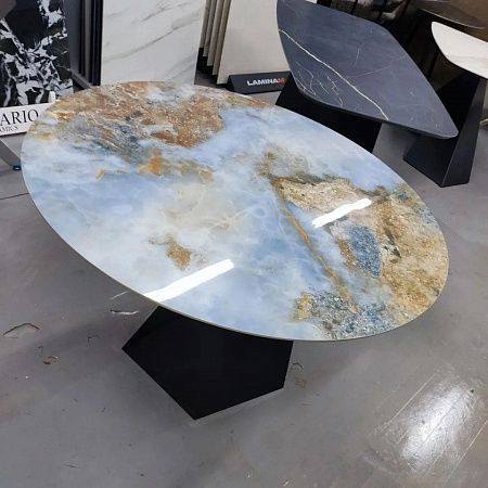 Столы из натурального камня - пример выполнения