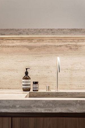 Столешница в ванную из натурального камня - пример выполнения